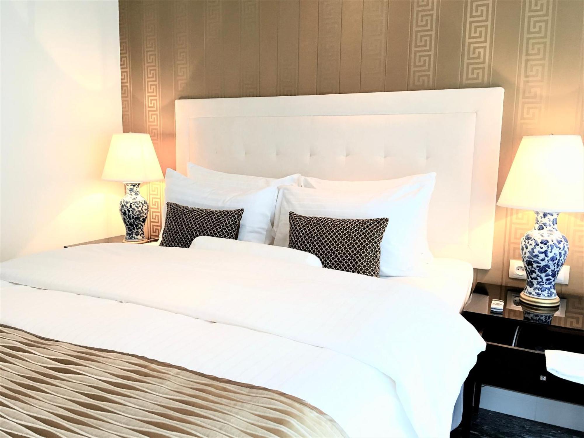 Mondrian Luxury Suites & Apartments Market Square I Warszawa Rum bild