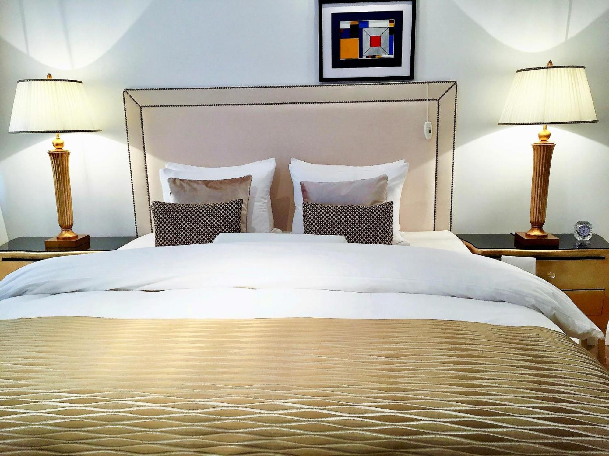 Mondrian Luxury Suites & Apartments Market Square I Warszawa Rum bild