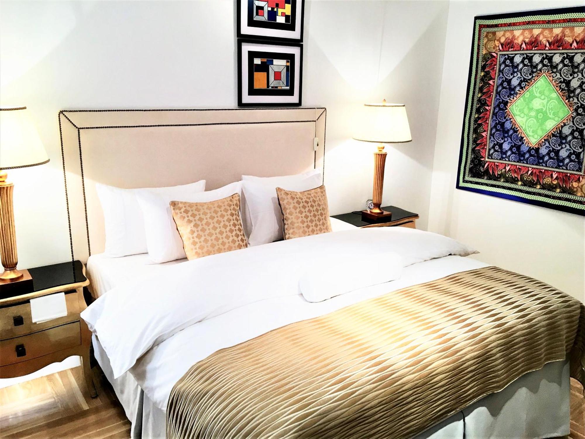 Mondrian Luxury Suites & Apartments Market Square I Warszawa Rum bild