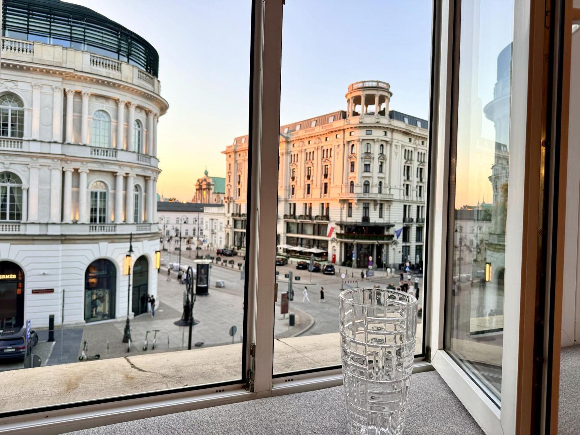 Mondrian Luxury Suites & Apartments Market Square I Warszawa Exteriör bild
